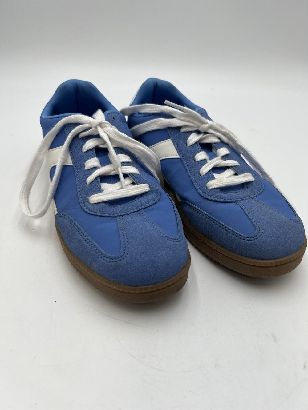 No Boundaries Women's Size 8 Blue White Retro Sneakers Gum Sole Casual Shoes